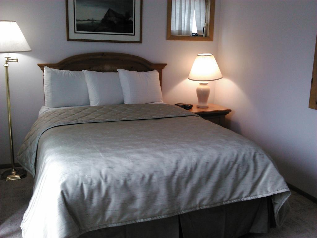 Hilltop Inn Fish Creek Zimmer foto